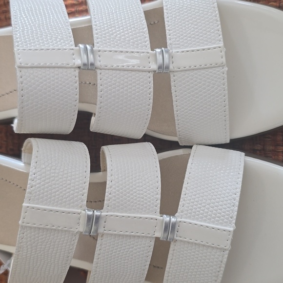 EAST 5TH BRAND WOMENS WHITE DRESSY SUMMERTIME SANDALS SIZE 7.5 MEDIUM - Picture 2 of 16